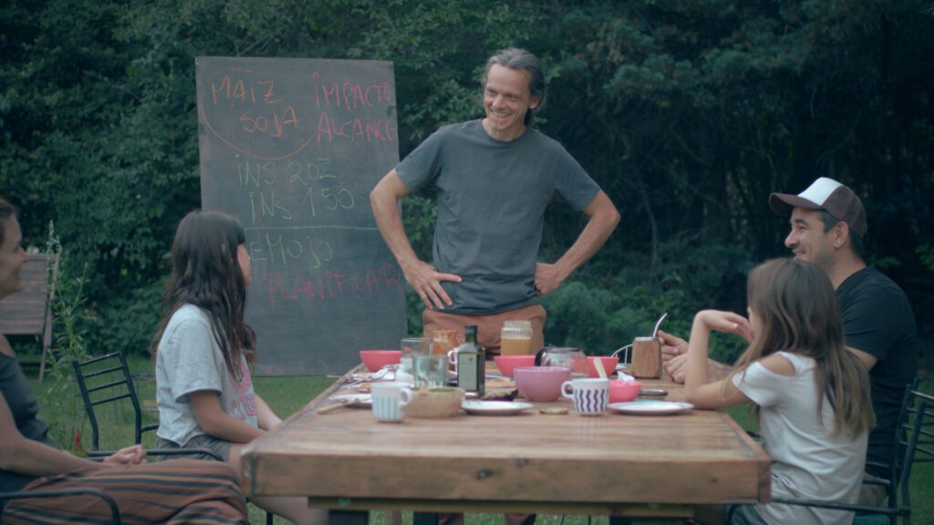 atc eps 3.00_09_56_27382.Imagen fija004